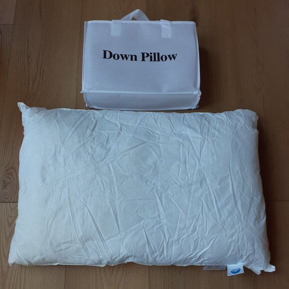 New Queen Size Canadian Goose Down Pillow - Picture 1 of 7
